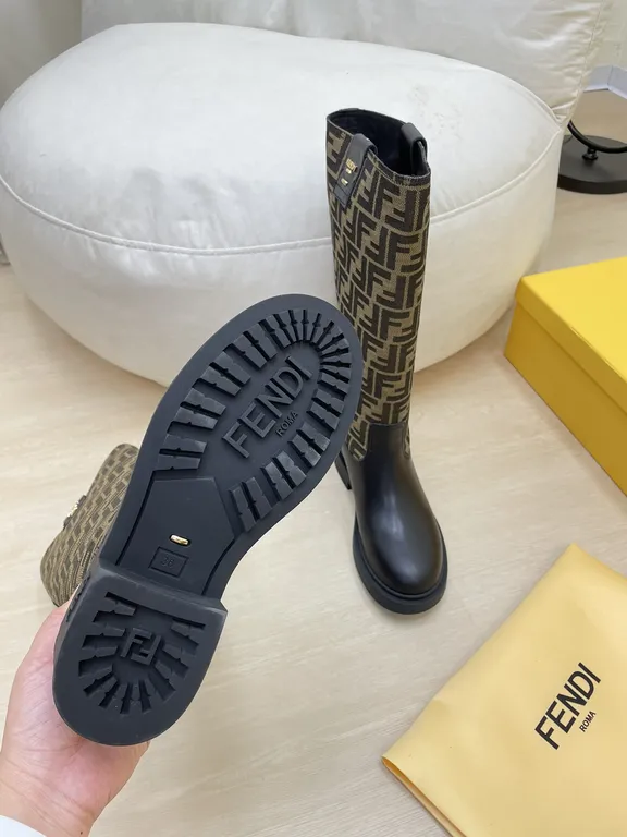 Fendi Shoe 